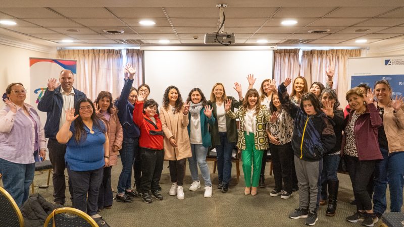 “Más que un deseo, rechazar todo tipo de violencia de género debe concretarse como una consigna” | Alcaldesa Antonieta Oyarzo sobre su intervención en el panel “Desafíos de la Democracia y Liderazgos de las Mujeres en Chile”