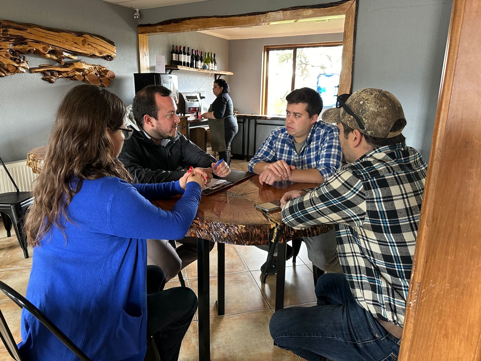 Municipalidad de Torres del Paine aplica nuevo sistema de recolección de residuos sólidos domiciliarios en Villa Cerro Castillo