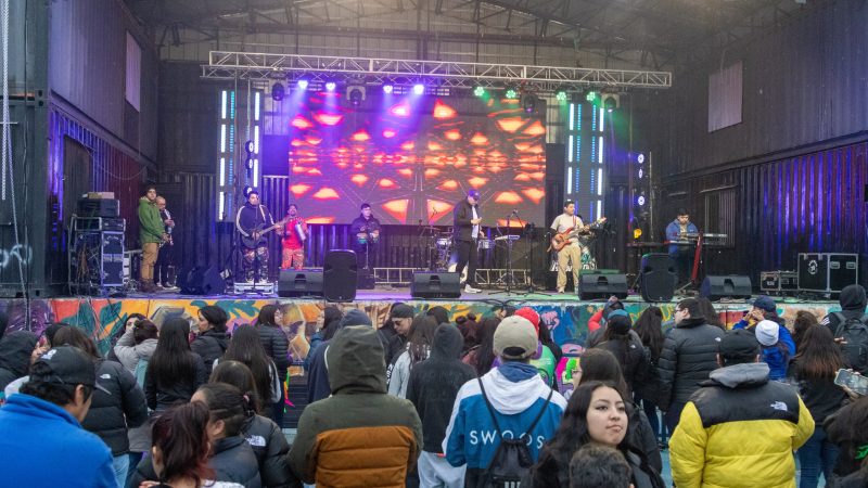 Comparsas, batucadas y carros alegóricos fueron los protagonistas en 2° versión del Carnaval de Primavera en Natales