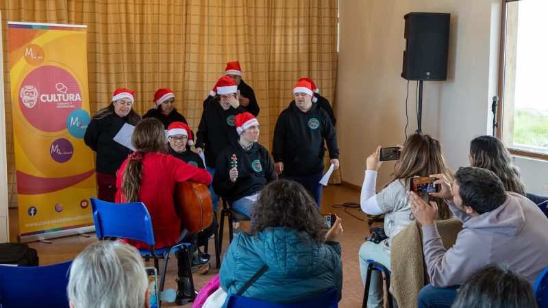 Agrupación natalina “Incluvida” presentó villancicos como parte del taller ejecutado por la Corporación Municipal de Cultura