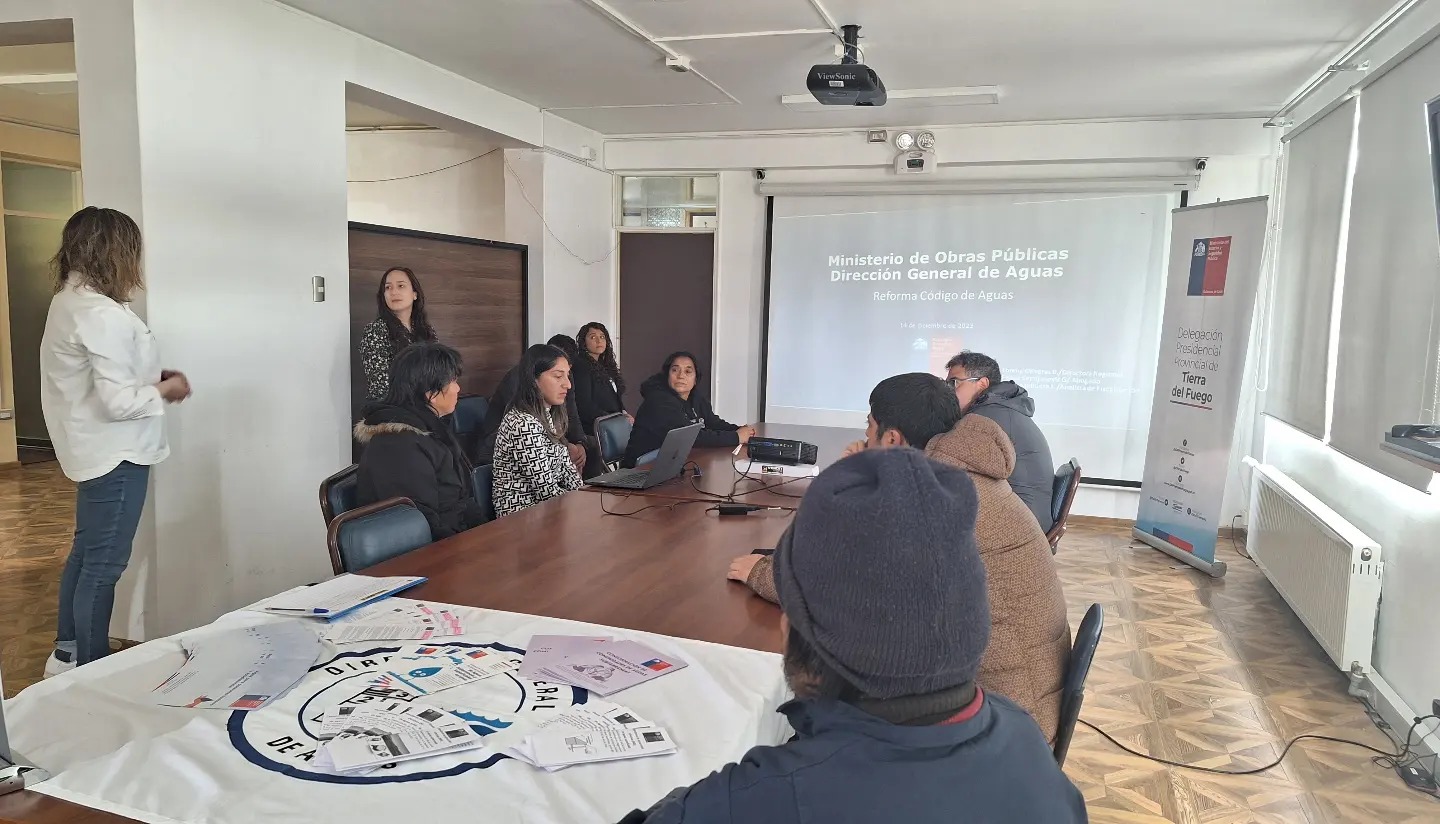 DGA del MOP realiza charla sobre Monitoreo de Extracciones Efectivas de Aguas Subterráneas y Superficiales en Porvenir