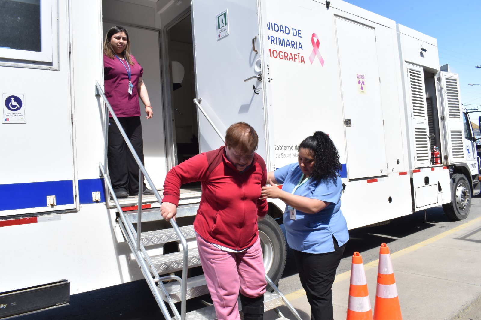 Operativo Mamógrafo Móvil se realizó en el centro de Punta Arenas