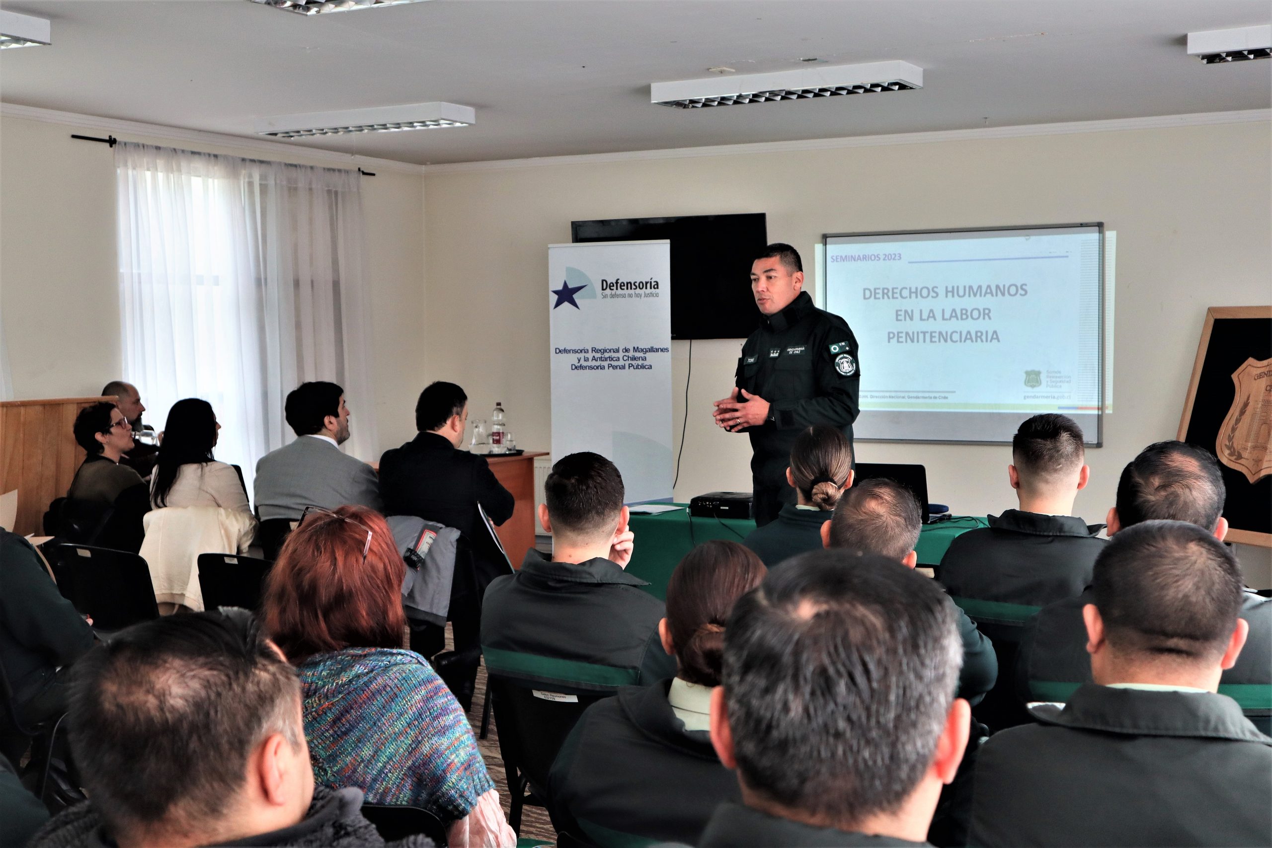Capacitan en Derechos Humanos a funcionarios que desempeñan «cargos críticos» en el sistema penitenciario de la región de Magallanes