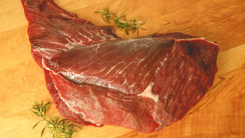 Guanaco, recurso alimentario ancestral de la Patagonia: proyección del guanaco considera aspectos culturales, paisajísticos y productivos de su carne, cuero y fibra