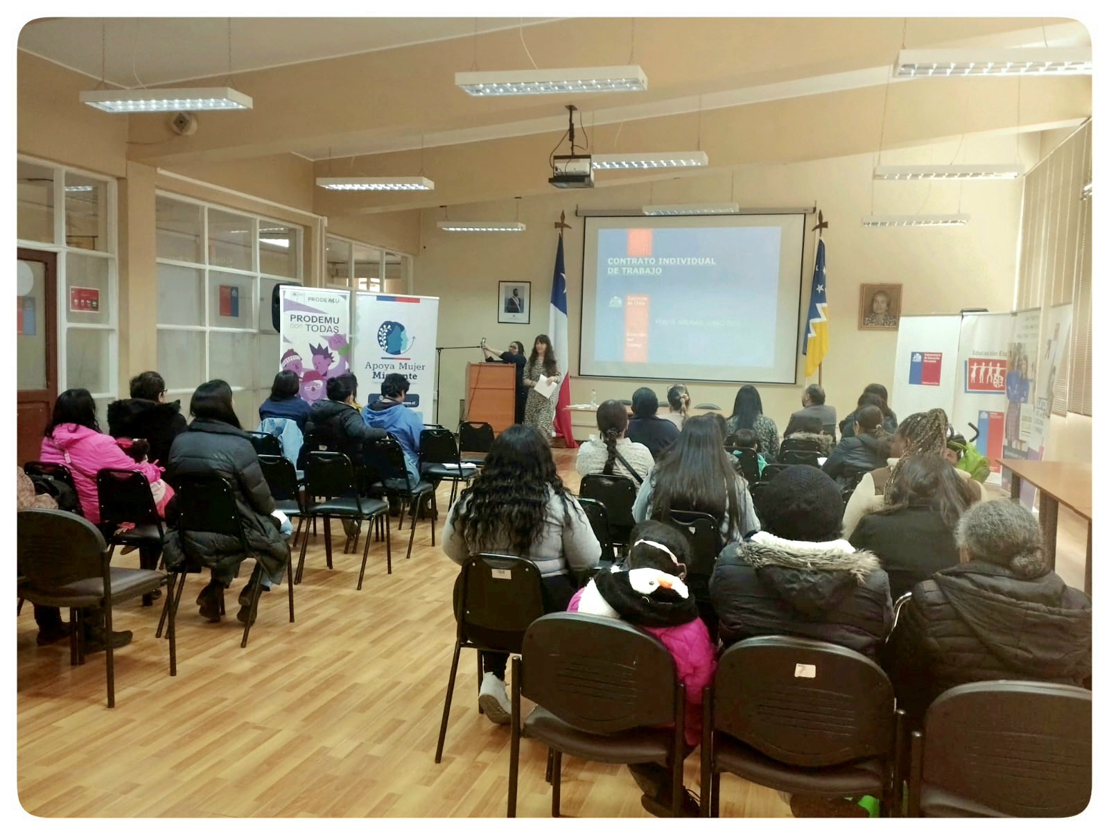 Concurrida actividad “Apoya Mujer Migrante” realiza el Servicio Nacional de Migraciones en Punta Arenas