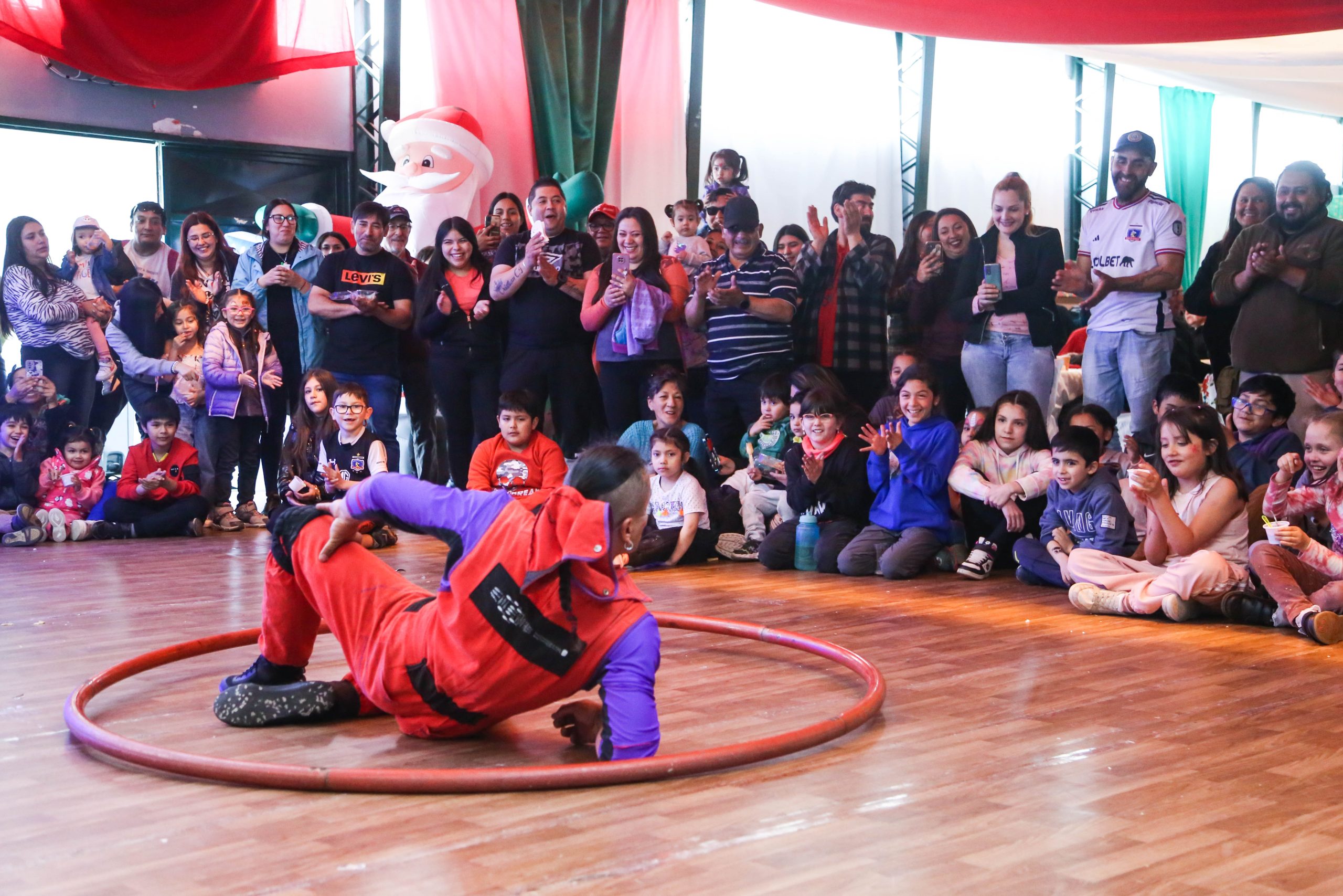 300 niños y niñas celebraron la magia de la Navidad en la comuna de Río Verde