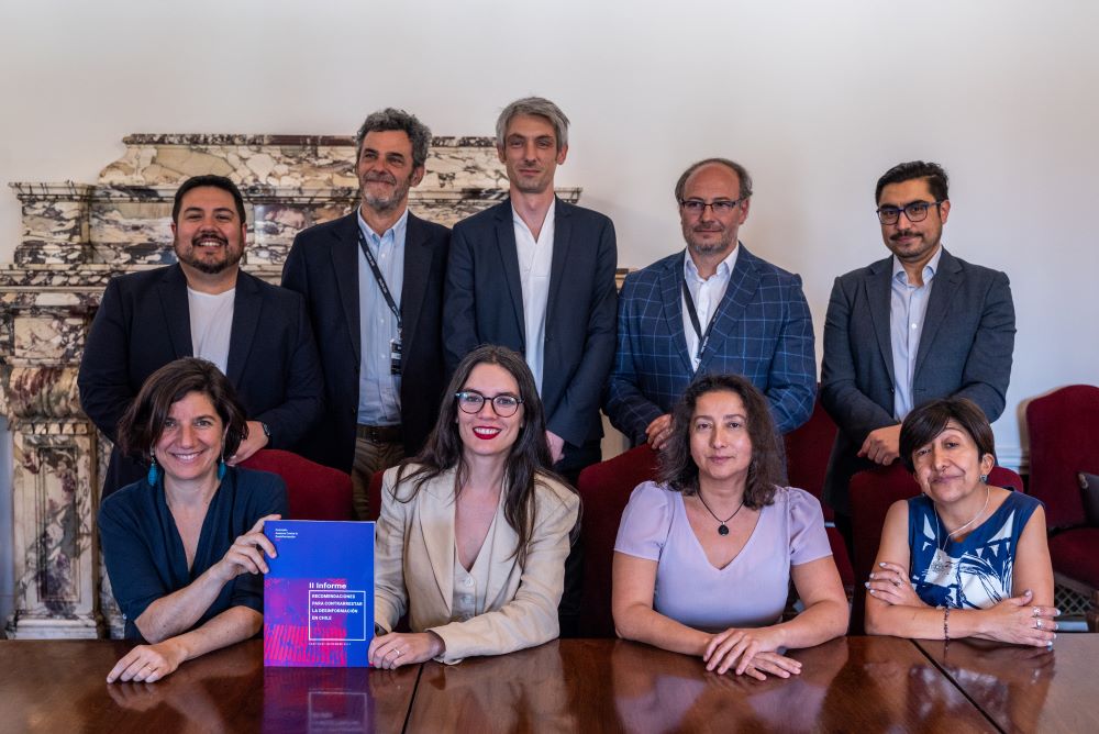 Comisión contra la Desinformación entrega informe final con 72 recomendaciones