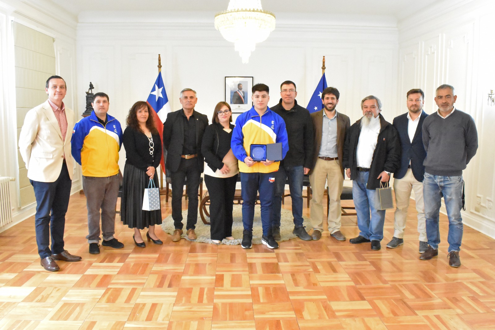 La historia de Eric Jofré, vicecampeón de los Juegos Sudamericanos Escolares (EPI) | Gobierno entrega reconocimiento a joven judoca de la Escuela España