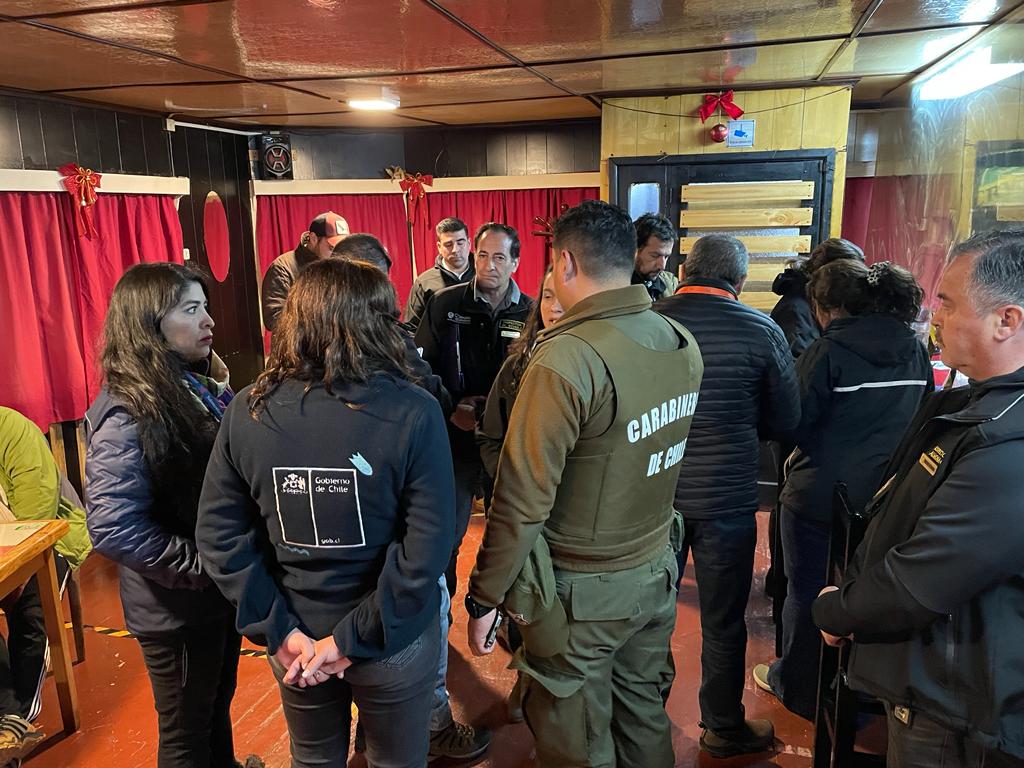 Servicios públicos e instituciones realizan fiscalización nocturna en Puerto Natales