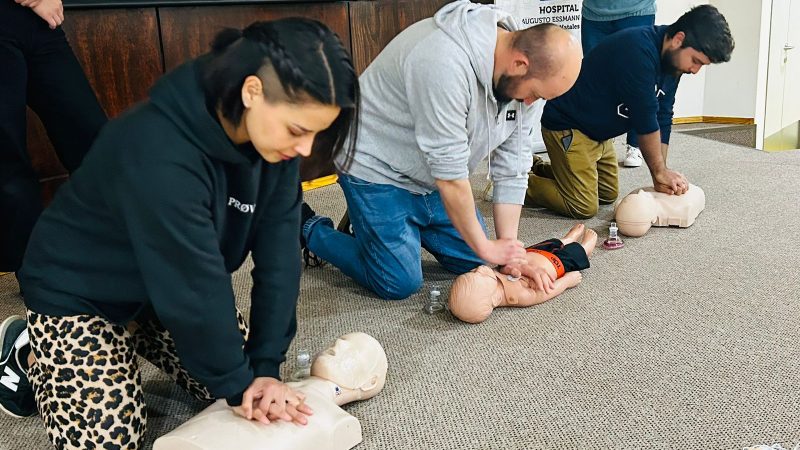 Asociación Chilena de Seguridad (ACHS) realizó importante curso de Reanimación Cardiopulmonar Avanzada (ACLS) dirigida al personal médico del Hospital de Natales  