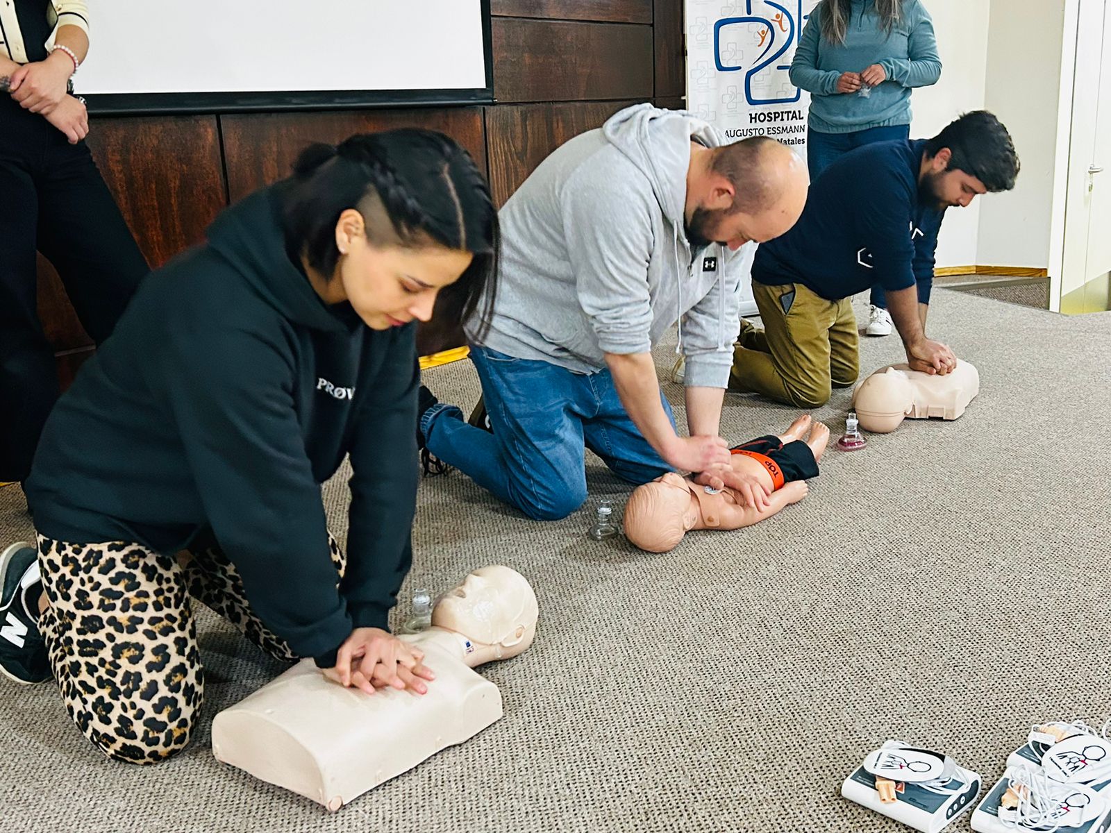 Asociación Chilena de Seguridad (ACHS) realizó importante curso de Reanimación Cardiopulmonar Avanzada (ACLS) dirigida al personal médico del Hospital de Natales  