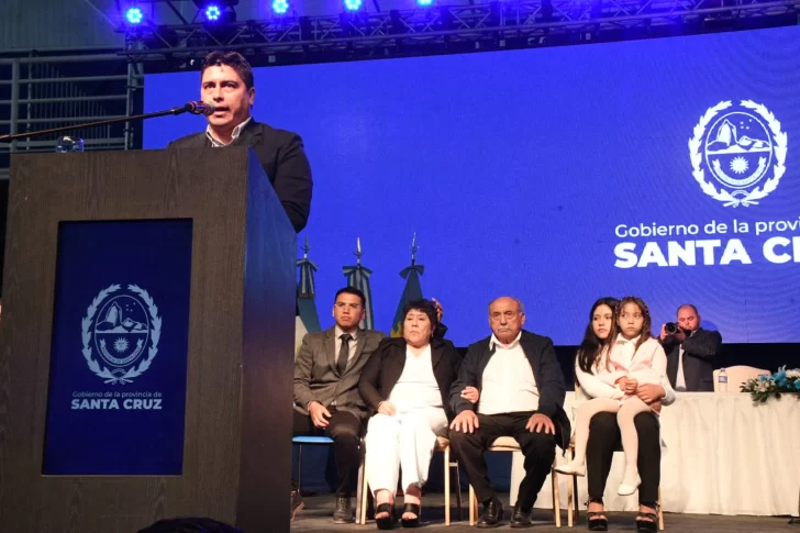 Asume el nuevo gobierno provincial de Milei en Santa Cruz, Argentina, con un balance crítico de los últimos 30 años