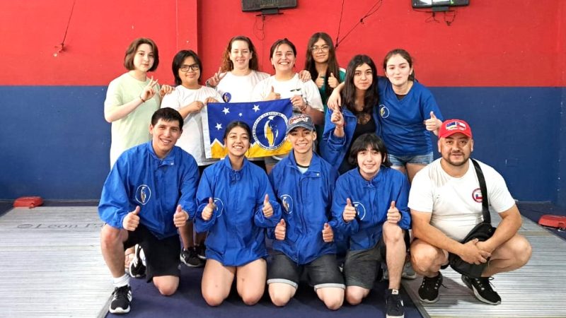 Esgrimistas Magallánicos realmente brillan en el torneo más importante del año y arrasan con 11 preseas para Punta Arenas