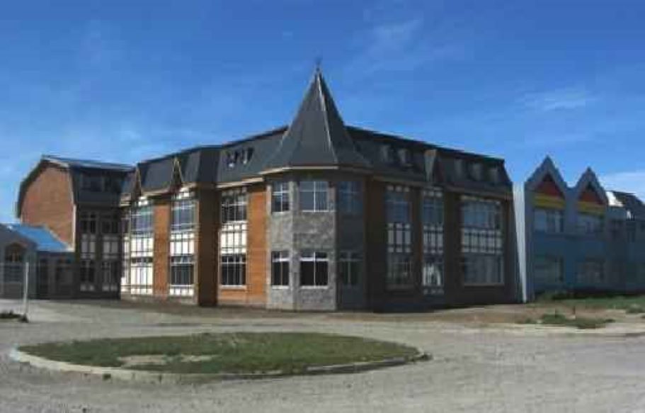 Polémica renuncia de profesor del Colegio Alemán de Punta Arenas, por conductas inapropiadas de sus alumnos durante gira de estudios en Alemania