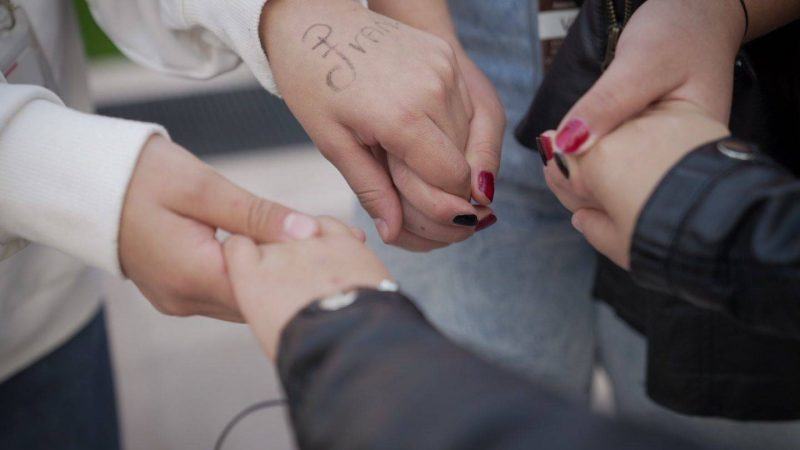 Entregan primeras pensiones reparatorias a niños, niñas y jóvenes cuyas madres fueron víctimas de femicidio