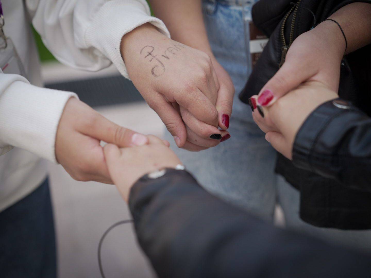 Entregan primeras pensiones reparatorias a niños, niñas y jóvenes cuyas madres fueron víctimas de femicidio