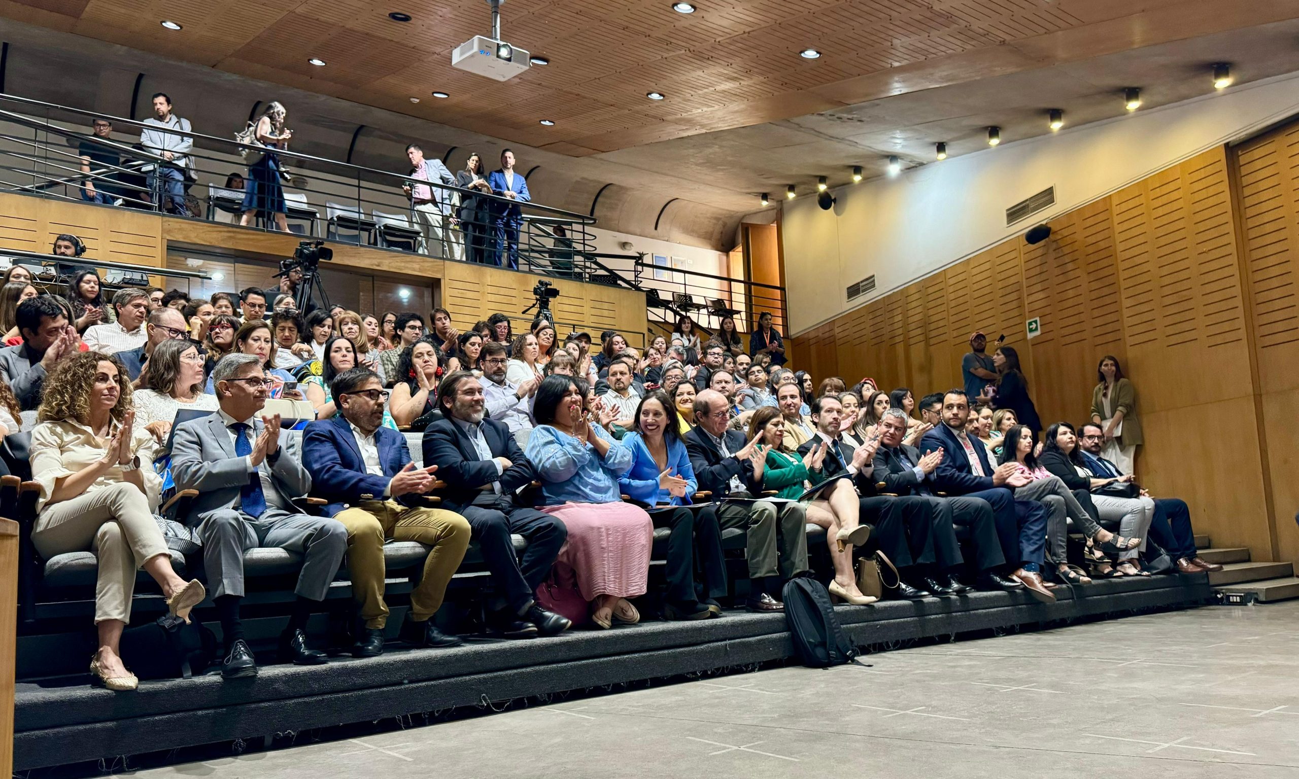 Servicio de Protección lanza primera academia «Conectando Saberes» que capacitará en temas de infancia gravemente vulnerada