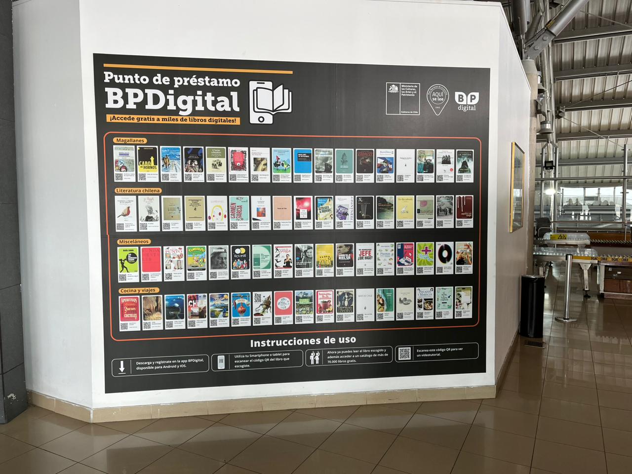 Directora nacional del Servicio del Patrimonio Cultural inaugura segundo punto  de Biblioteca Pública Digital en aeropuerto de Punta Arenas