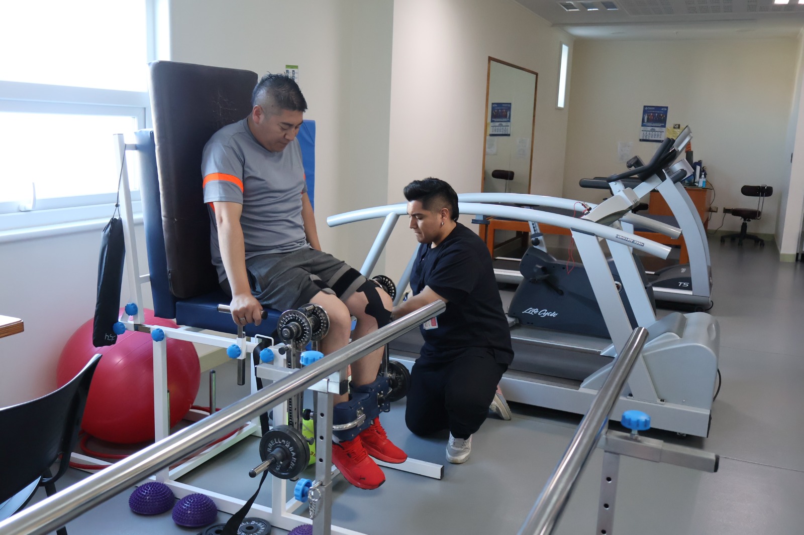 Servicio de Medicina Física y Rehabilitación “Jorge Díaz Bustamante” del Hospital Dr. Augusto Essmann Burgos registró un importante aumento de atenciones en kinesioterapia durante el año 2023