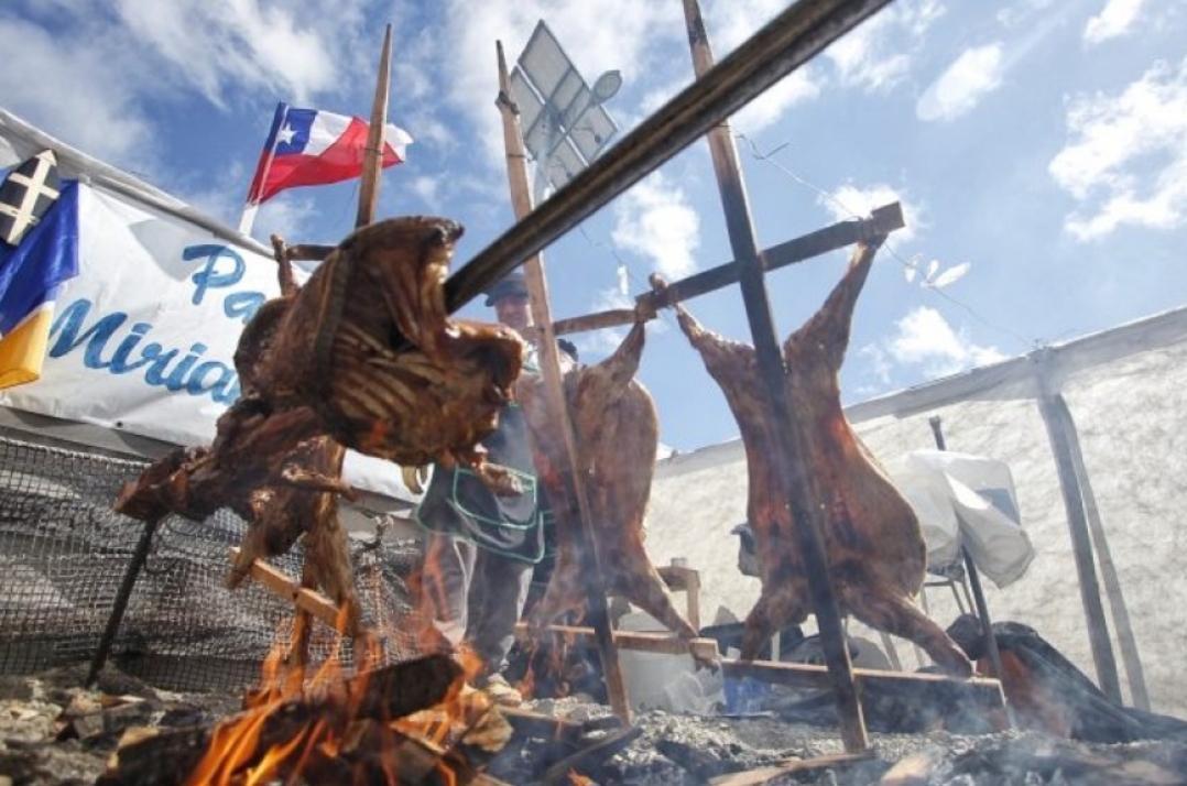 Municipio de Porvenir confirma parrilla de artistas para el “Asado Internacional más Grande de Tierra del Fuego”