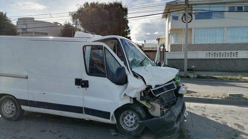Un lesionado leve en accidente del tránsito en Avenida Costanera de Punta Arenas
