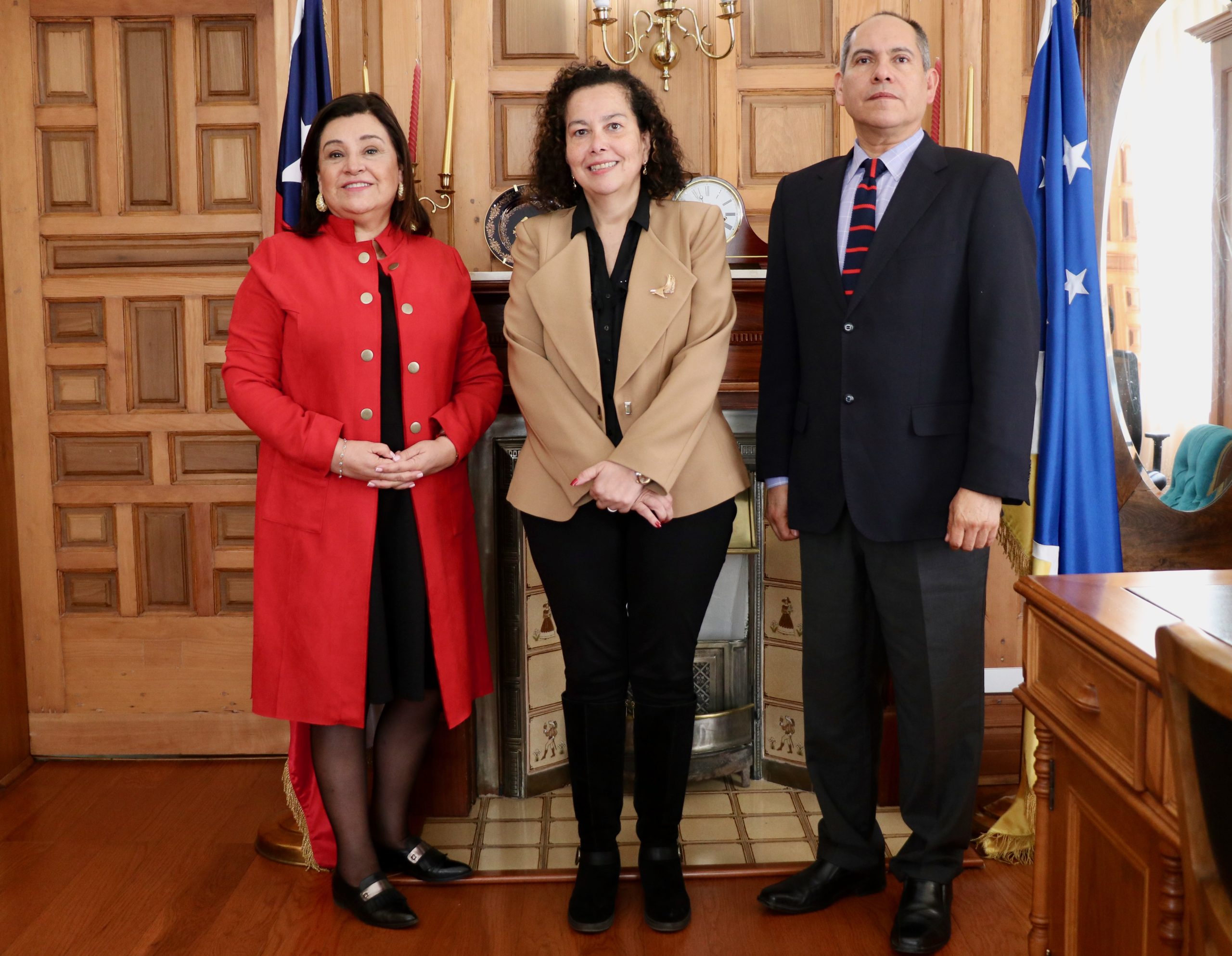 Presidenta de la Corte de Apelaciones de Punta Arenas recibe saludo protocolar de presidenta y ministro de la Corte Marcial