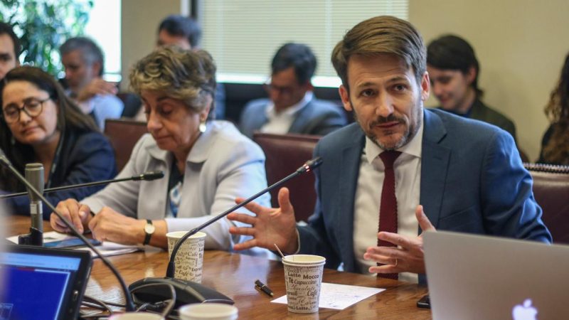 Avanza proyecto para rebajar tarifas eléctricas a servicios sanitarios rurales tras votación unánime en el Senado