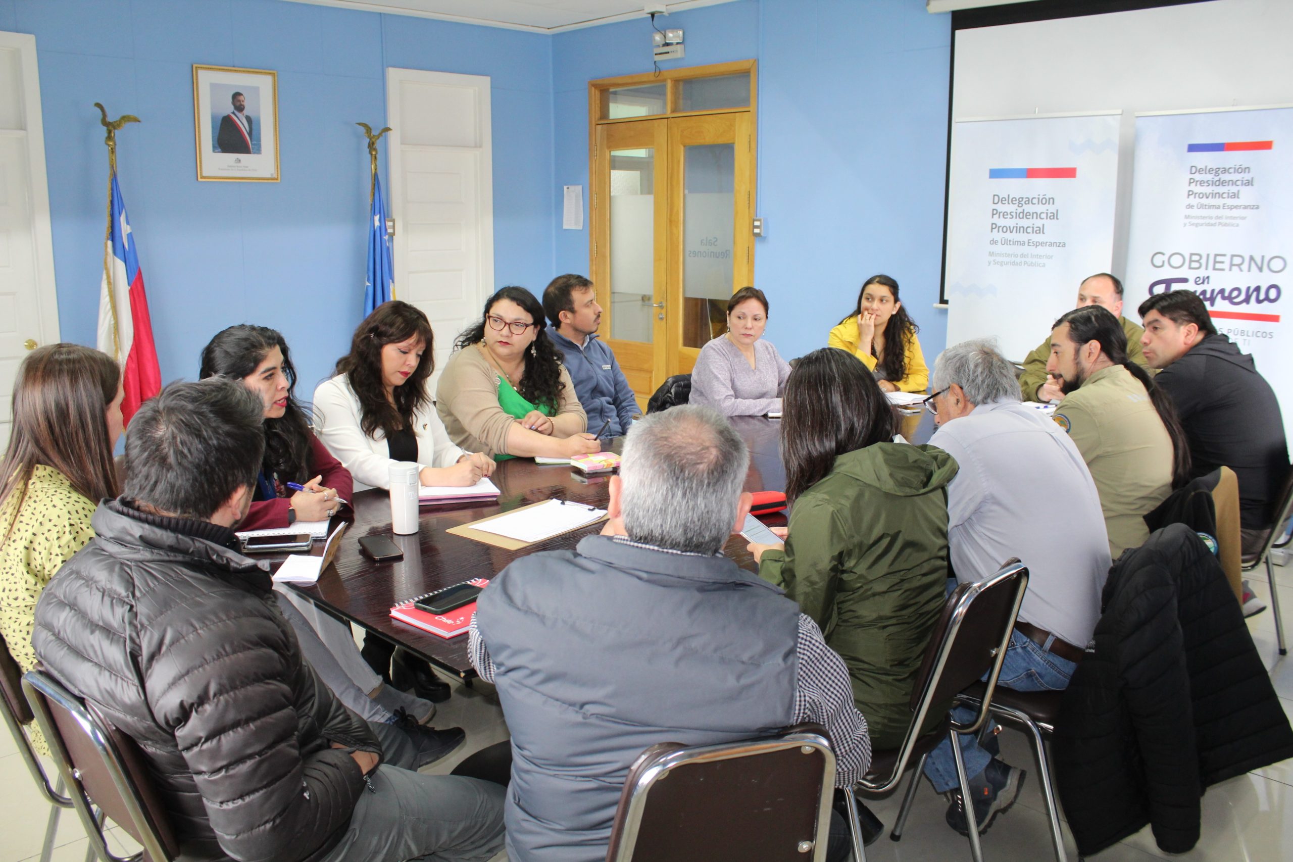 Delegación Provincial de Ultima Esperanza coordina mayor fiscalización de vehículos de transporte de pasajeros en temporada estival