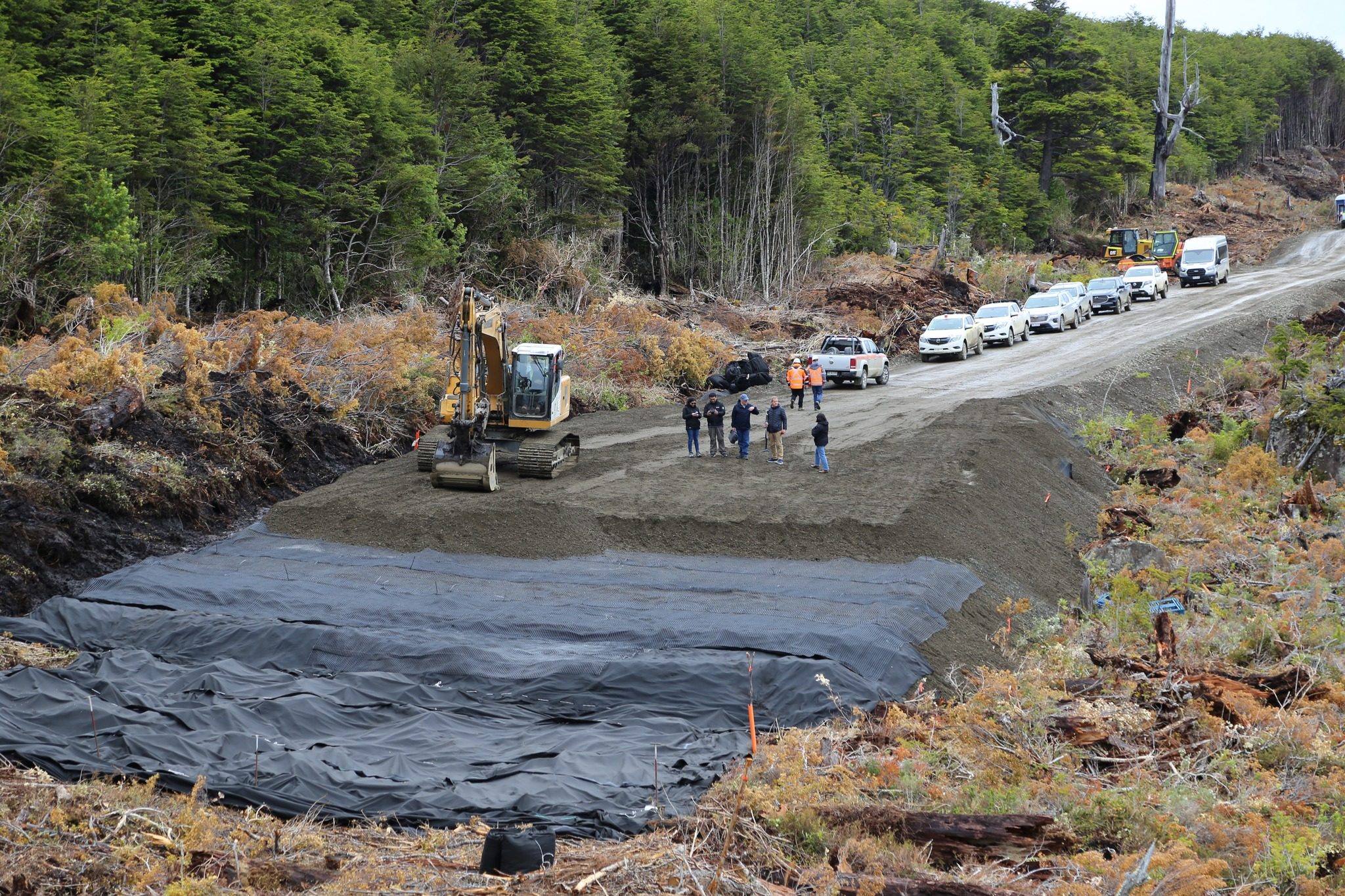 Autoridades regionales y comunales realizan visita técnica a obras de la senda de penetración Hollemberg-Río Pérez