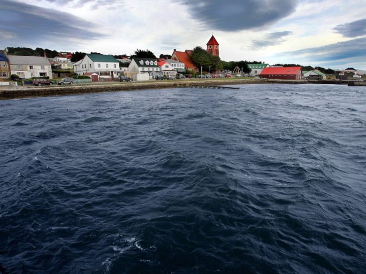 Argentina modera sanciones contra proyectos petroleros en las Malvinas tras advertencias de Estados Unidos