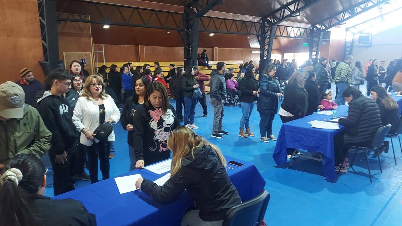 Entregan títulos de propiedad de conjunto habitacional Lomas de Baquedano III en Porvenir
