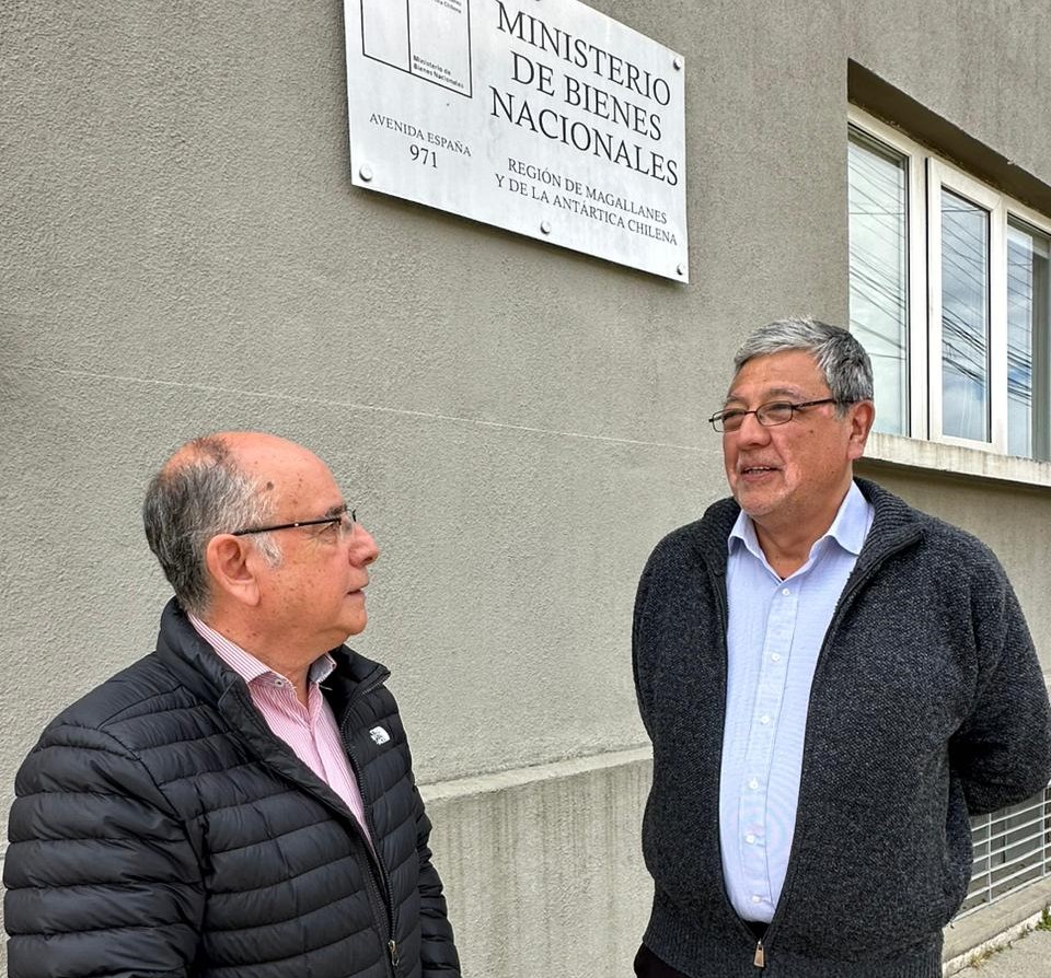 Anuncian pronta respuesta a necesidad de cementerio de mascotas en  Punta Arenas | Se realizan conversaciones entre Bienes Nacionales y Concejal Germán Flores
