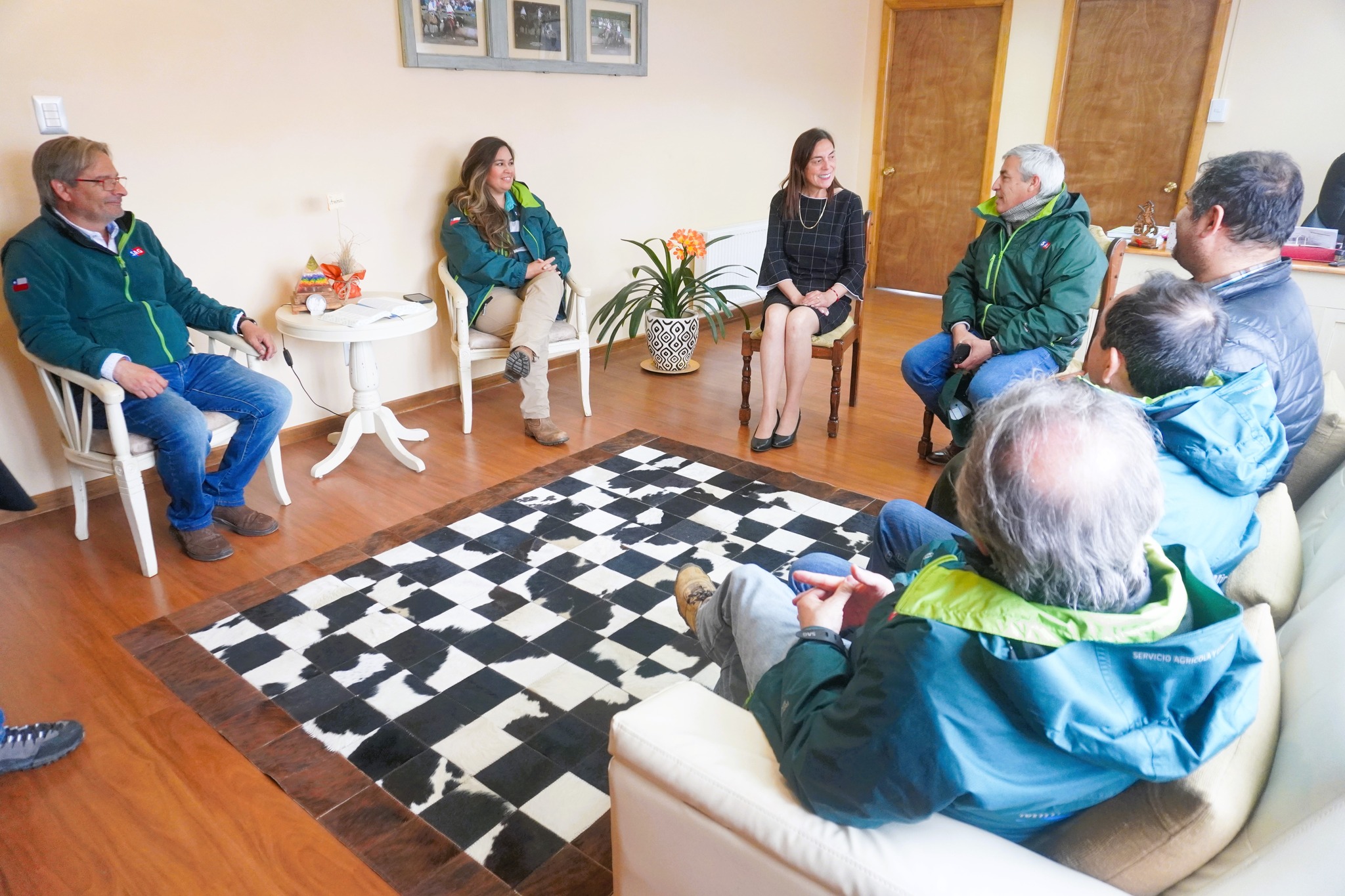 Alcaldesa de Torres del Paine recibió al Director Nacional del SAG, Servicio Agrícola y Ganadero