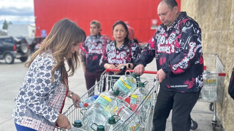 Municipalidad de Natales junto a agrupaciones sociales disponen de puntos de acopio en ayuda a los damnificados de la V Región