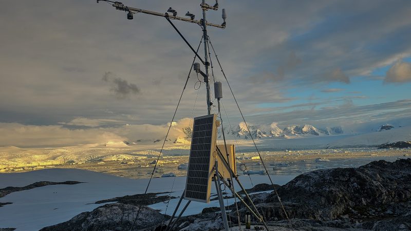 Chile cuenta con tres nuevas estaciones de la red de sensores para medir el cambio climático en la península Antártica