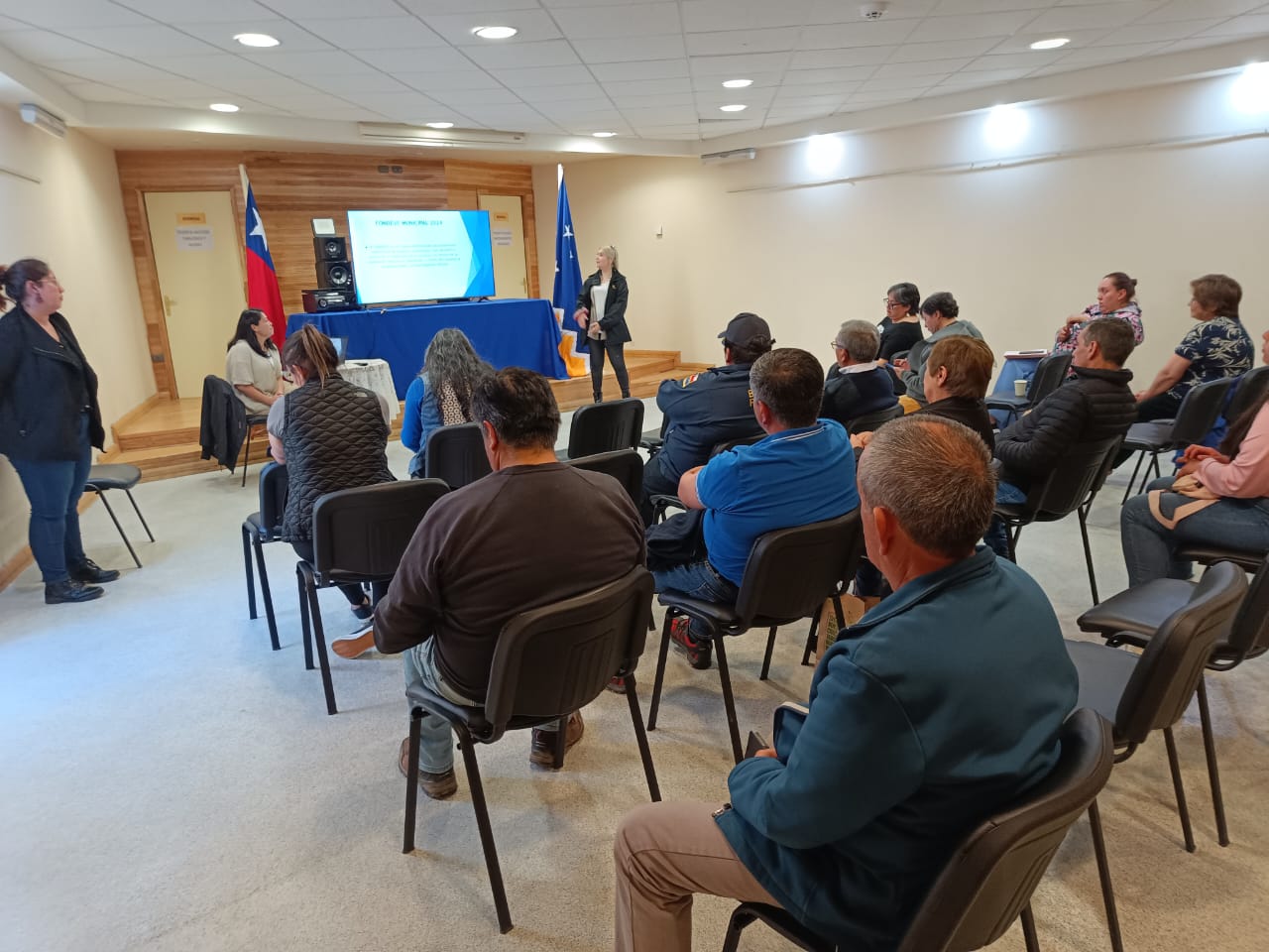 Alcalde de Porvenir se reunió con organizaciones sociales para informar sobre las próximas elecciones del Consejo de la Sociedad Civil (COSOC)