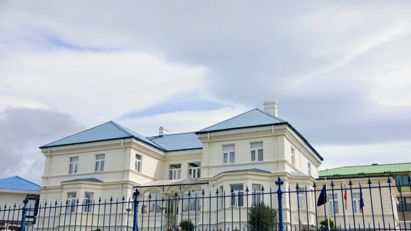 Corte de Punta Arenas rechaza recurso de protección por expulsión de estudiantes por mal comportamiento en gira de estudios del Colegio Alemán