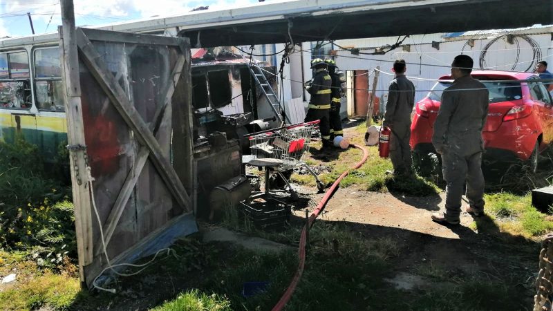 Dos internos y un gendarme lograron extinguir incendio en Punta Arenas