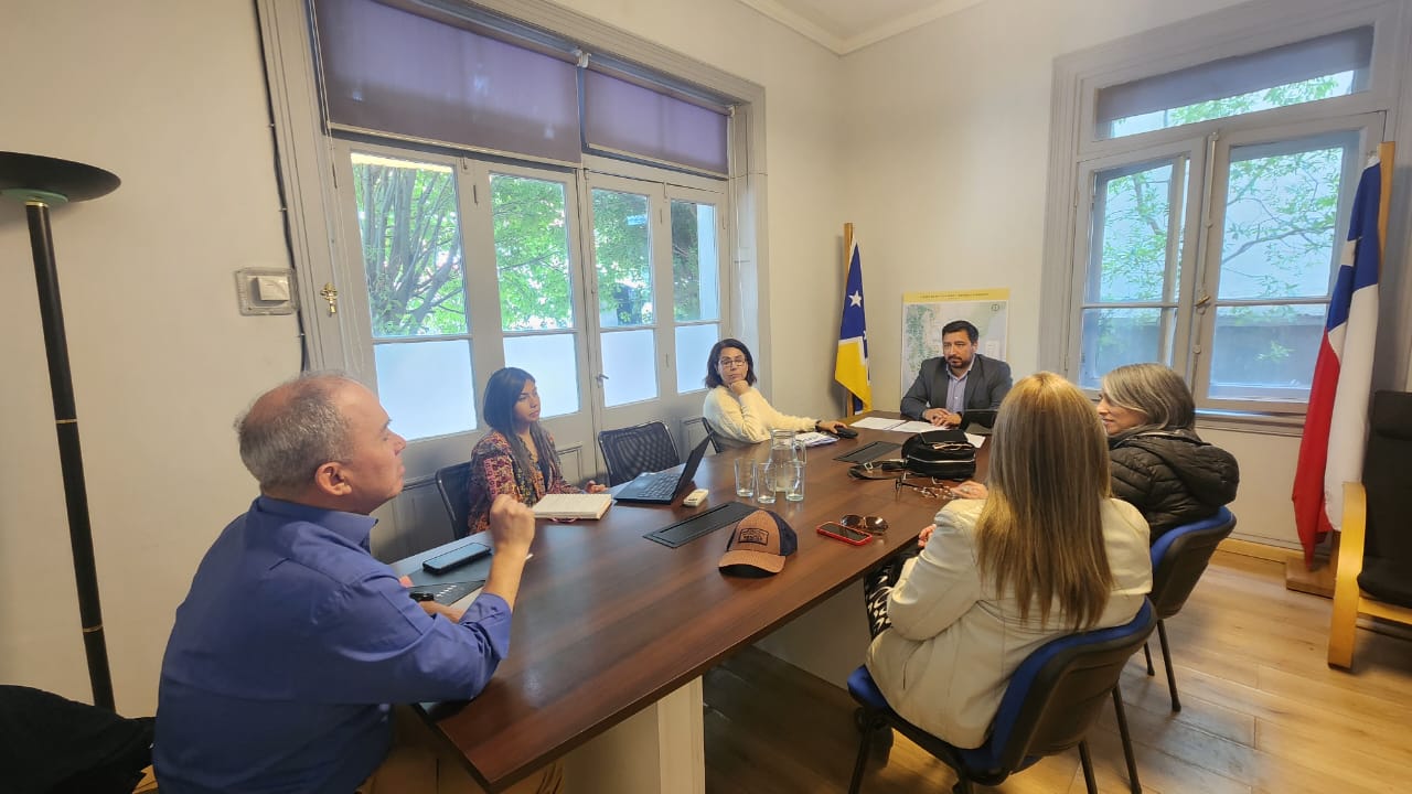Provechosa reunión entre SERNATUR y la Asociación Gremial de Operadores Logísticos de Magallanes 