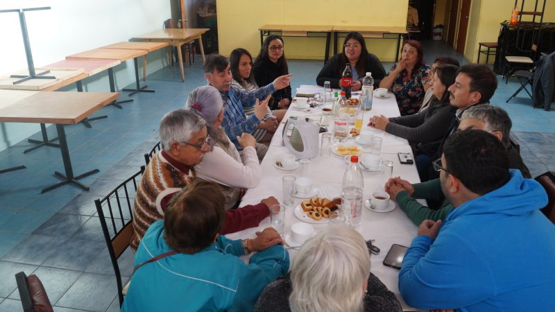 Rescate de la memoria barrial | Vecinos y vecinas del Barrio Chile Nuevo de Puerto Natales recopilan datos sobre la historia de la población 