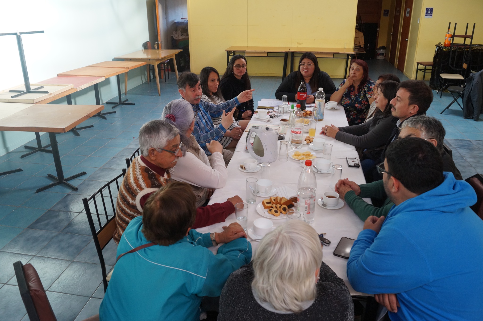 Rescate de la memoria barrial | Vecinos y vecinas del Barrio Chile Nuevo de Puerto Natales recopilan datos sobre la historia de la población 