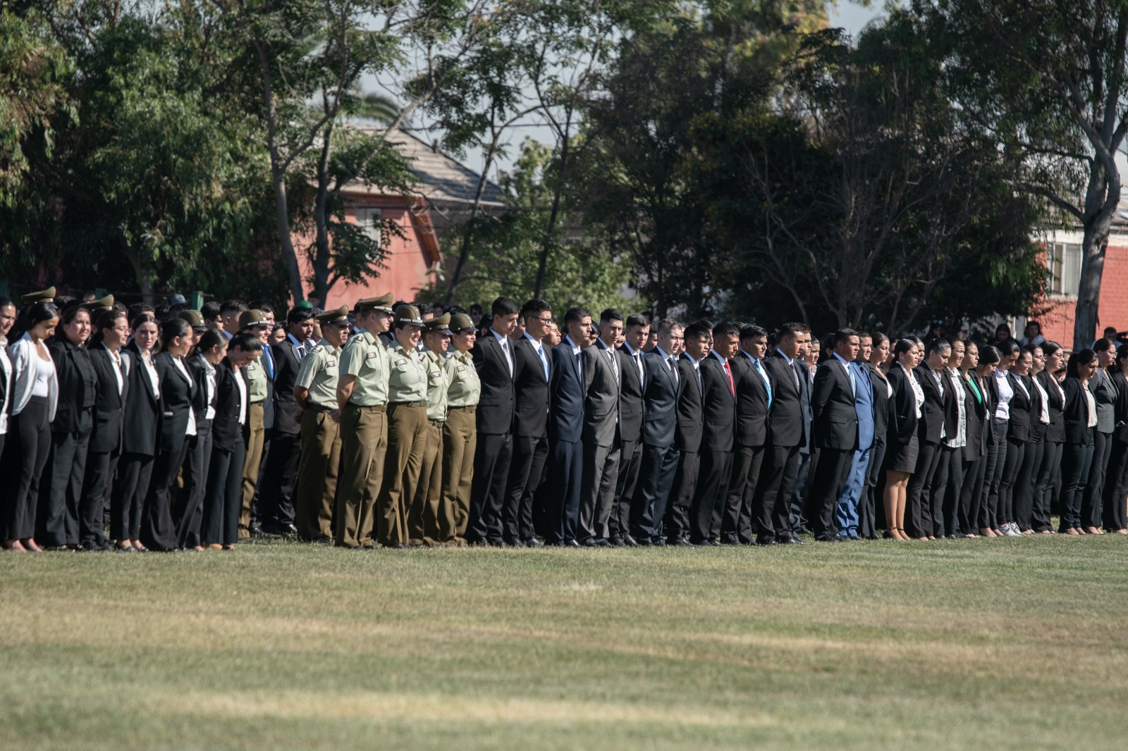 830 jóvenes ingresaron a la Escuela de Formación de Carabineros | 28 de estos futuros policías realizaron su proceso de inscripción en Magallanes