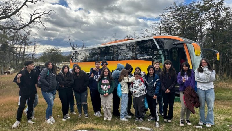 Colonias Juveniles 2024 organizadas por la Municipalidad de Puerto Natales culminaron con entretenido paseo por Cueva del Milodón 