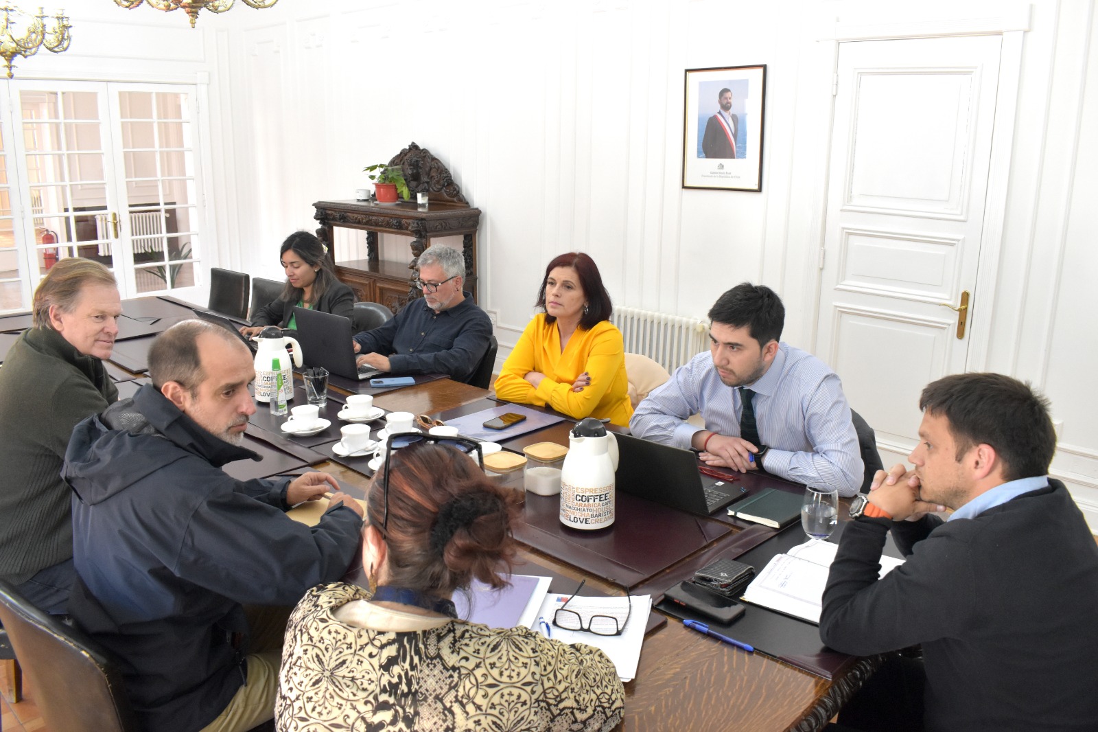 Autoridades regionales de Magallanes destacaron acuerdo entre trabajadores y salmonera siniestrada Entrevientos