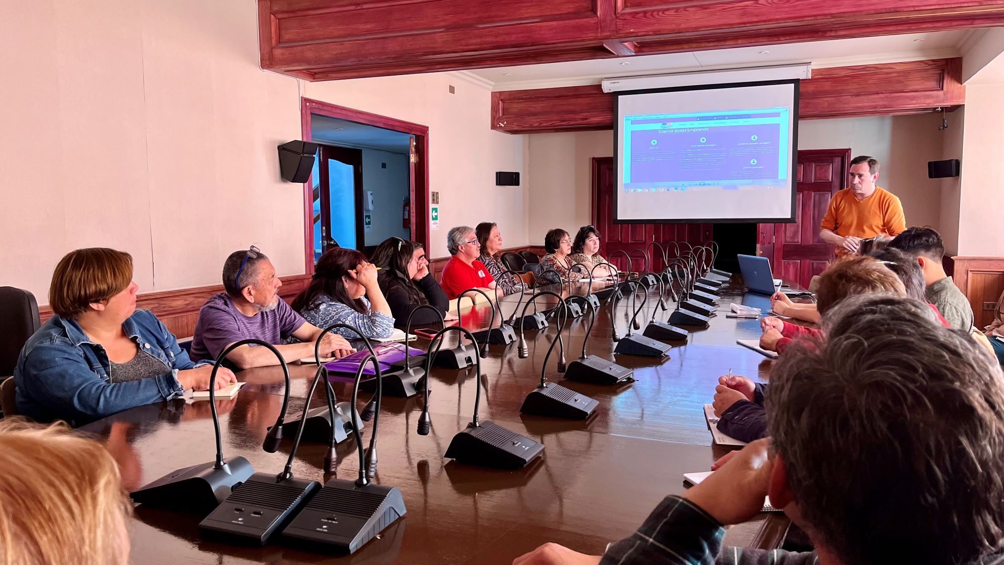 Alianza entre la División de Organizaciones Sociales y SERCOTEC acerca a los barrios la oferta de apoyo al emprendimiento 