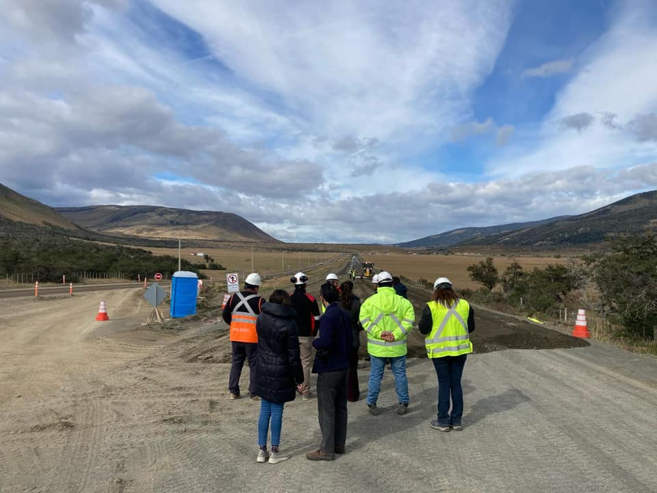 Autoridades regionales y del MOP inspeccionan trabajos en la comuna de Torres del Paine