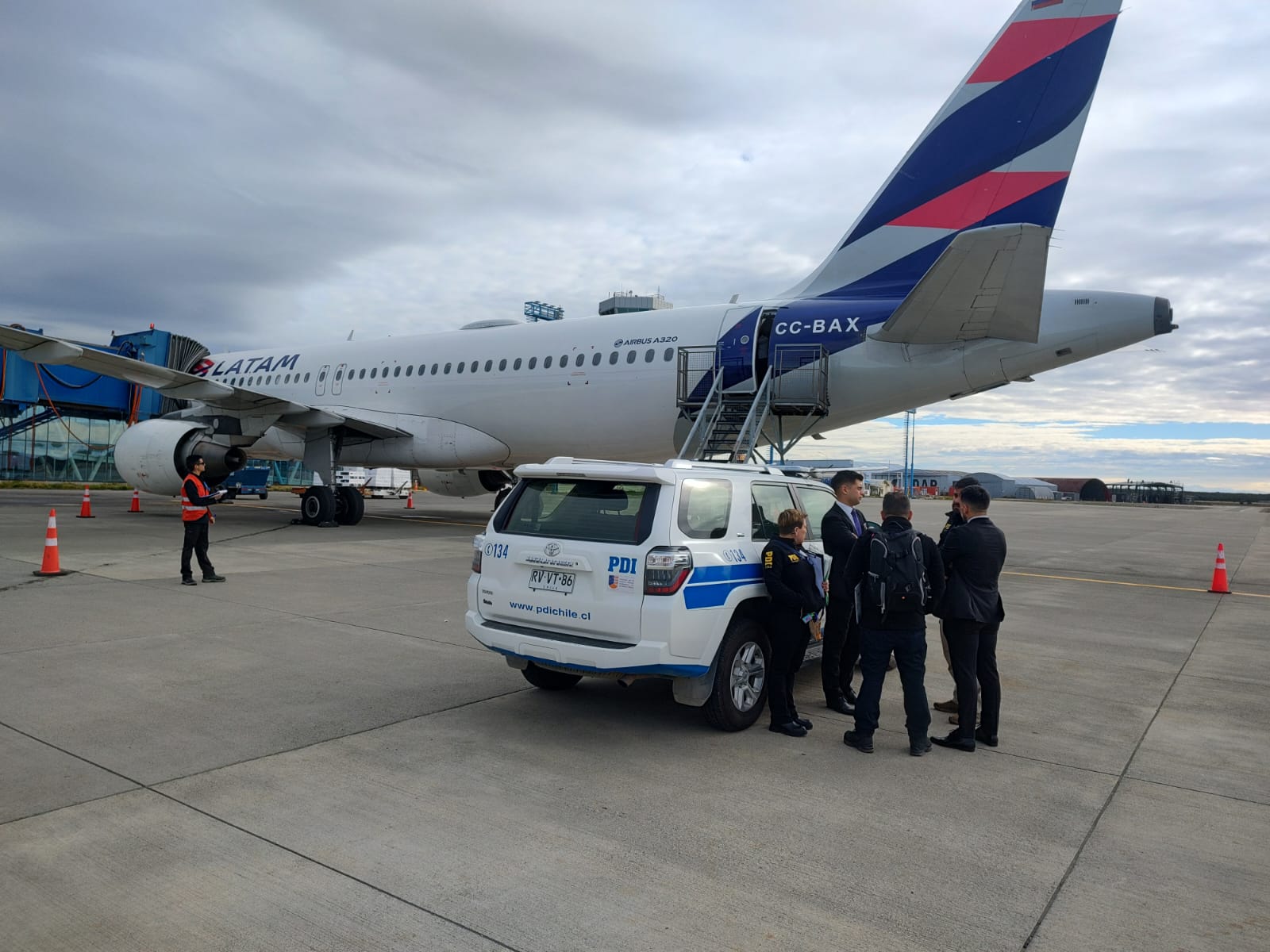 Fallece pasajero inglés en un vuelo internacional desde islas Falklands a Punta Arenas