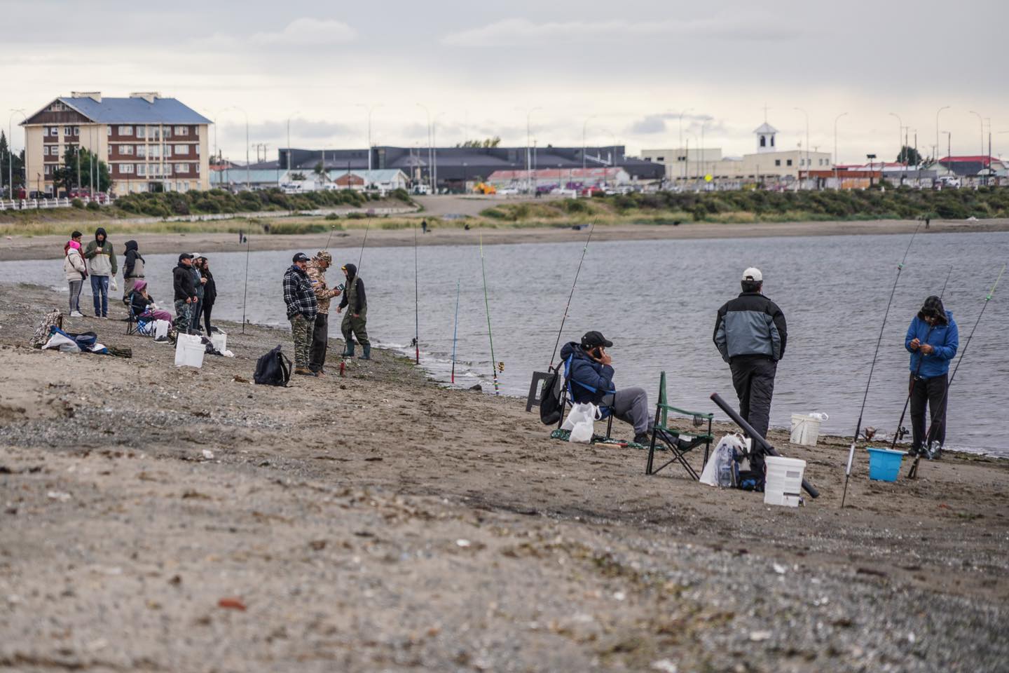 Exitoso Campeonato de Pesca se realizó en la Costanera del Estrecho de Magallanes | Organizó la Municipalidad de Punta Arenas