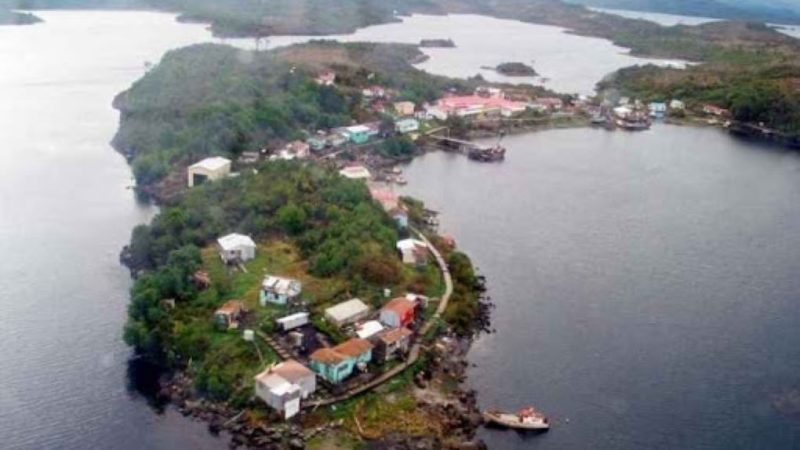 Autoridades regionales de Magallanes promueven el rol del Estado en Puerto Edén
