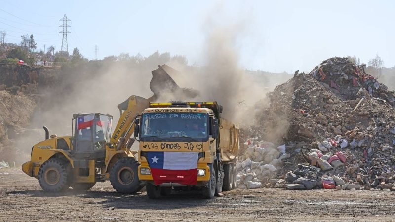 Finaliza primera etapa de retiro de escombros en zonas afectadas por incendios en la región de Valparaíso